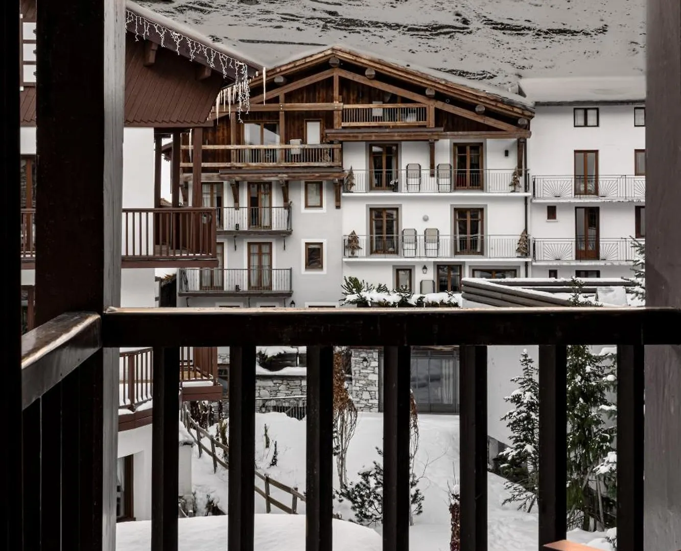 Отель Experimental Chalet Val D'Isere